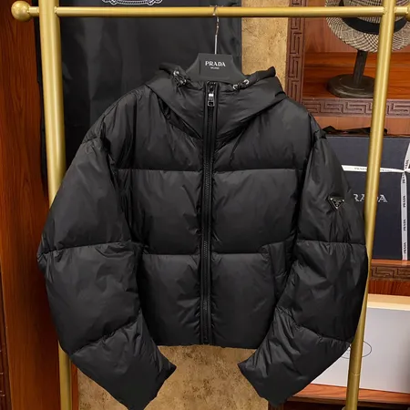 プラダ ダウンジャケット