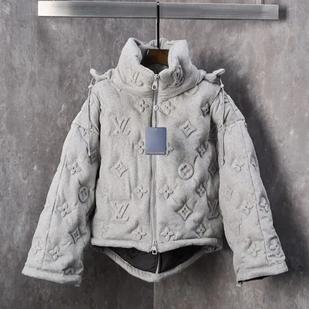ルイヴィトン ダウンジャケット