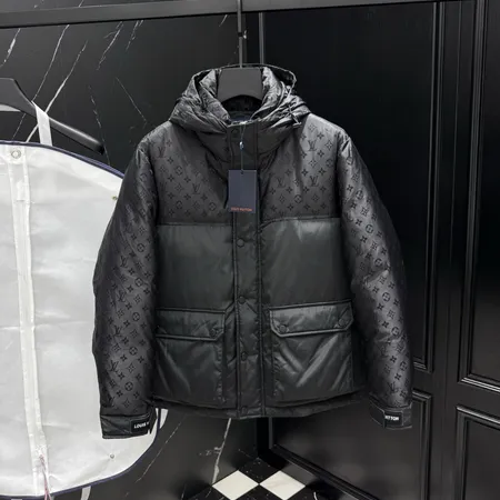 ルイヴィトン ダウンジャケット