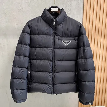 プラダ ダウンジャケット
