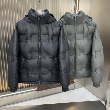 ルイヴィトン ダウンジャケット