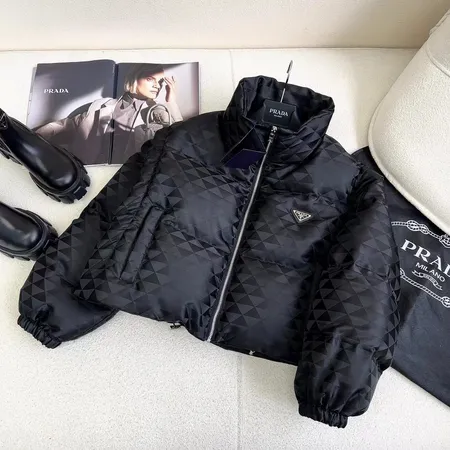プラダ ダウンジャケット