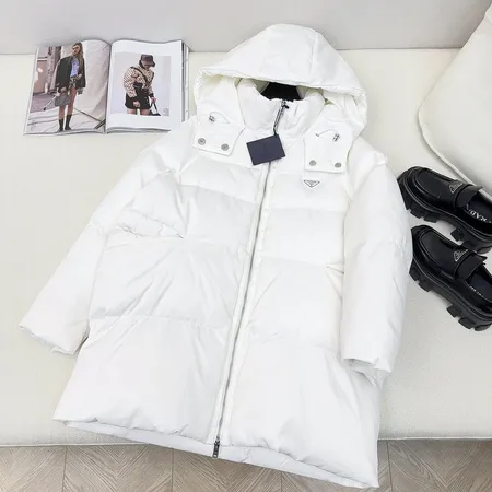 プラダ ダウンジャケット