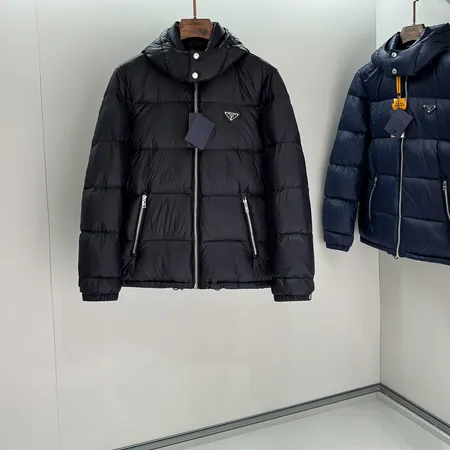 プラダ ダウンジャケット