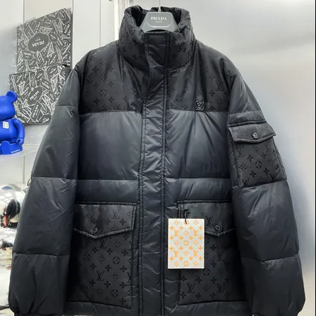 ルイヴィトン ダウンジャケット