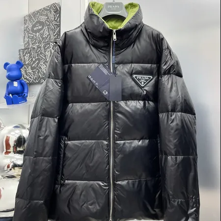 プラダ ダウンジャケット