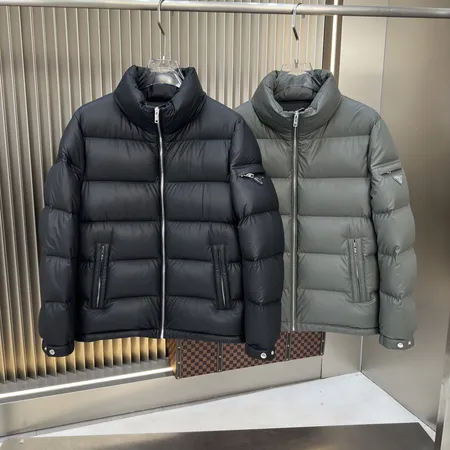 プラダ ダウンジャケット