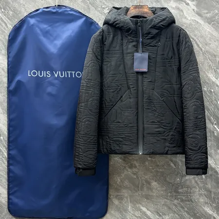 ルイヴィトン ダウンジャケット