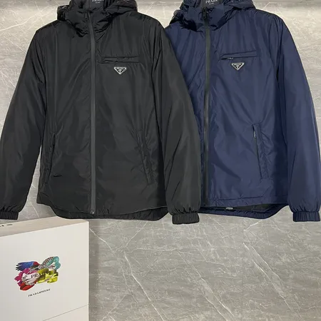 プラダ ダウンジャケット