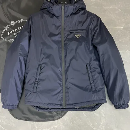 プラダ ダウンジャケット