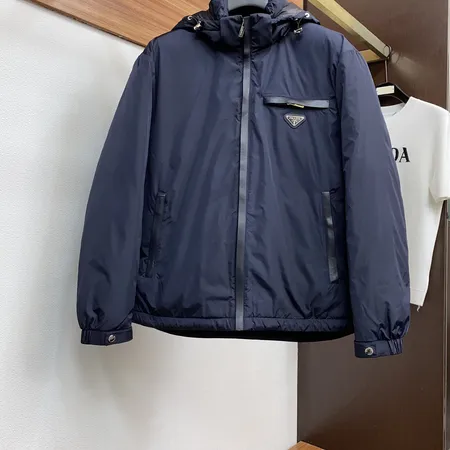 プラダ ダウンジャケット