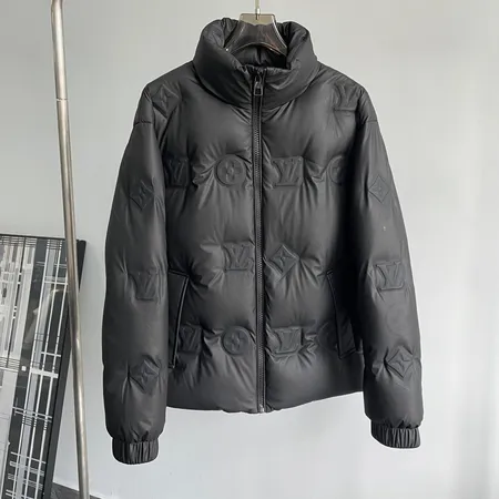 ルイヴィトン ダウンジャケット