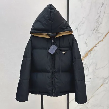 プラダ ダウンジャケット