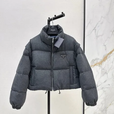 プラダ ダウンジャケット