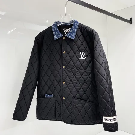 ルイヴィトン ダウンジャケット
