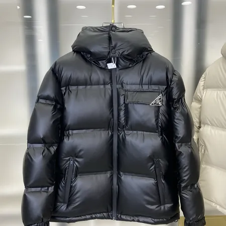 プラダ ダウンジャケット
