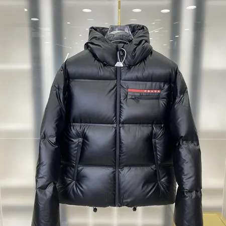 プラダ ダウンジャケット