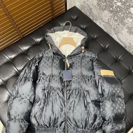 ルイヴィトン ダウンジャケット