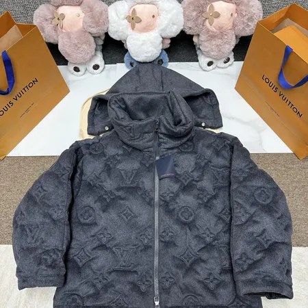 ルイヴィトン ダウンジャケット
