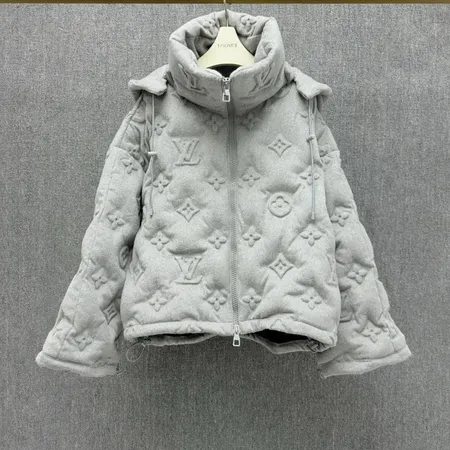 ルイヴィトン ダウンジャケット