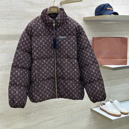 ルイヴィトン ダウンジャケット