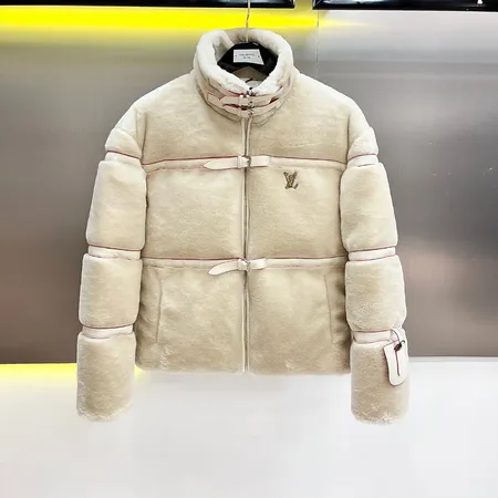 ルイヴィトン ダウンジャケット