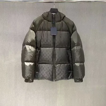 ルイヴィトン ダウンジャケット