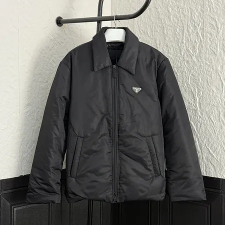 プラダ ダウンジャケット