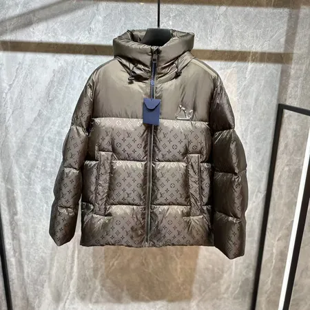 ルイヴィトン ダウンジャケット
