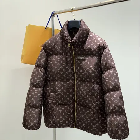 ルイヴィトン ダウンジャケット
