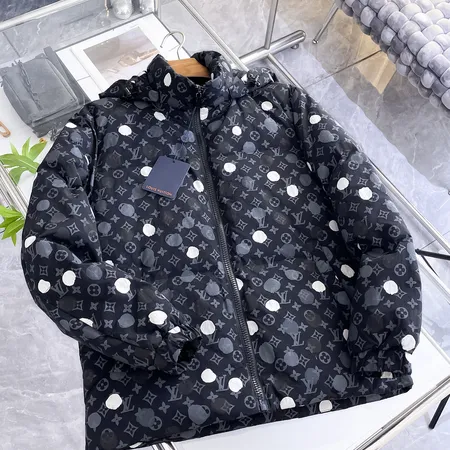 ルイヴィトン ダウンジャケット