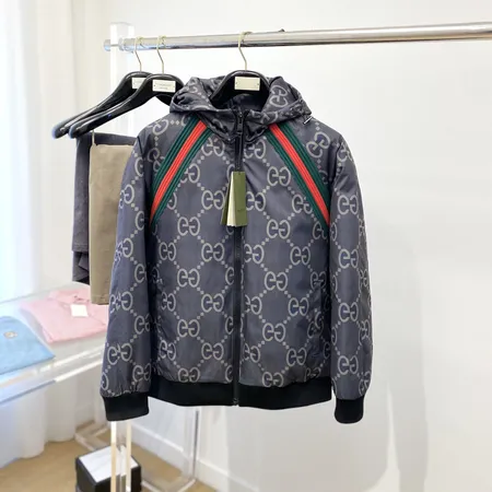 グッチ ダウンジャケット