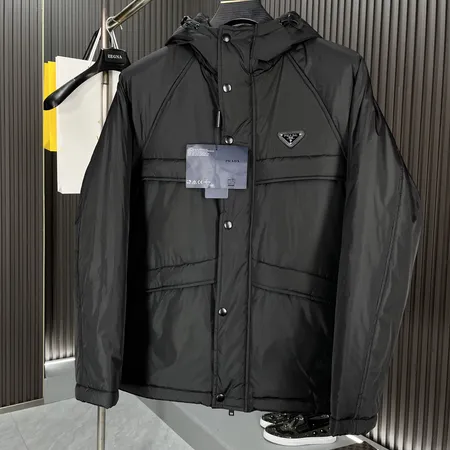 プラダ ダウンジャケット