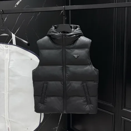 プラダ ダウンジャケット
