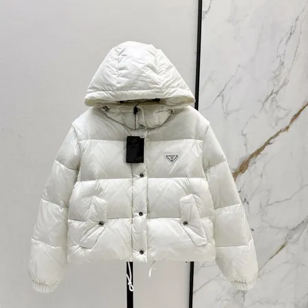 プラダ ダウンジャケット