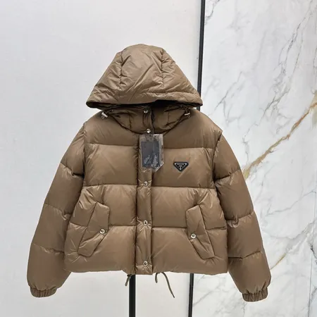 プラダ ダウンジャケット