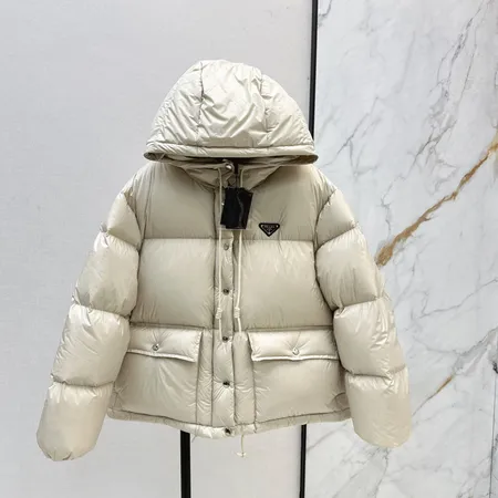 プラダ ダウンジャケット