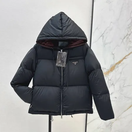 プラダ ダウンジャケット