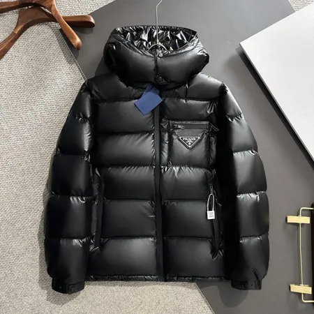 プラダ ダウンジャケット