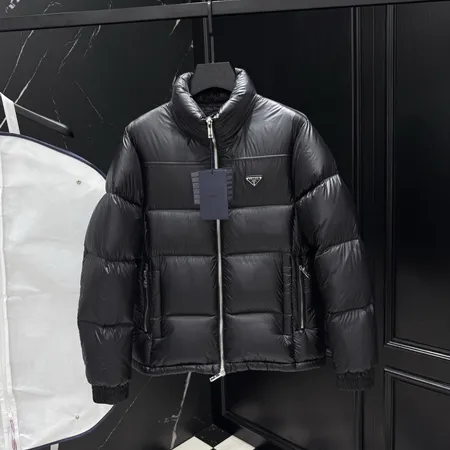 プラダ ダウンジャケット