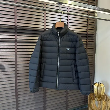 プラダ ダウンジャケット
