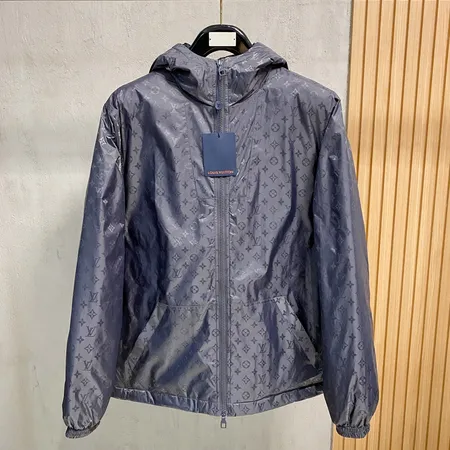 ルイヴィトン ダウンジャケット