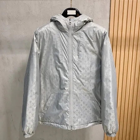 ルイヴィトン ダウンジャケット