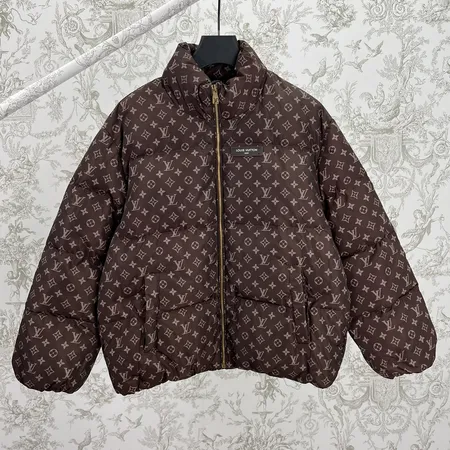 ルイヴィトン ダウンジャケット