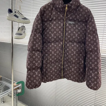 ルイヴィトン ダウンジャケット