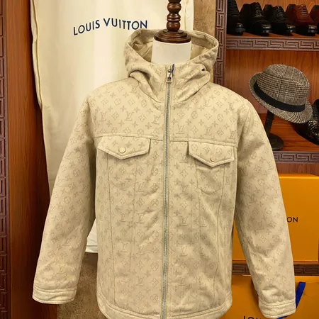 ルイヴィトン ダウンジャケット