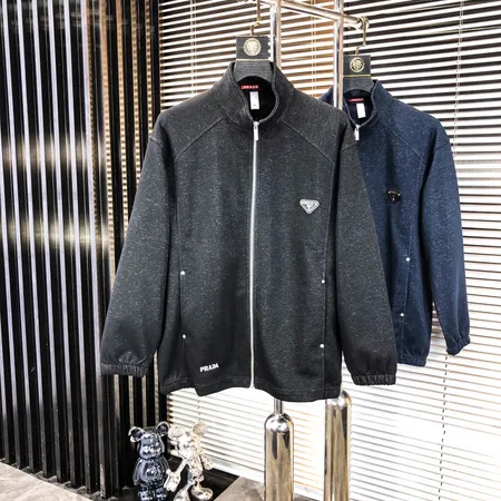 プラダ ダウンジャケット