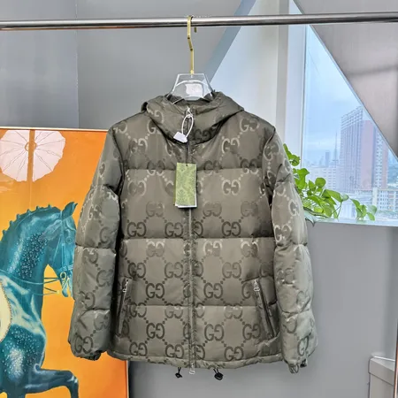 グッチ ダウンジャケット