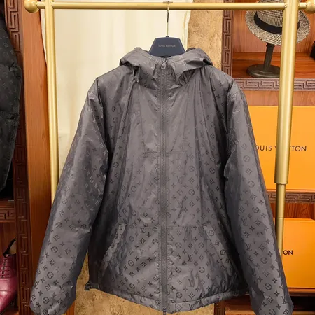 ルイヴィトン ダウンジャケット