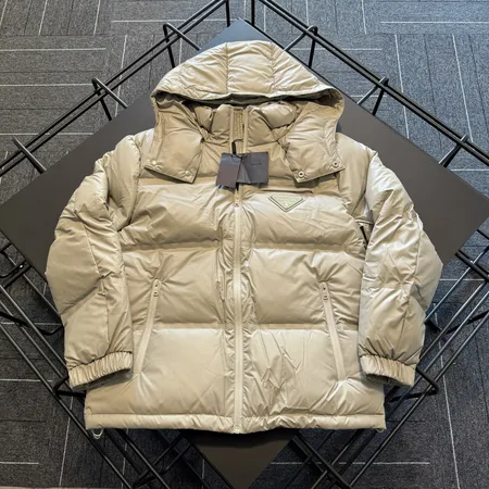 プラダ ダウンジャケット